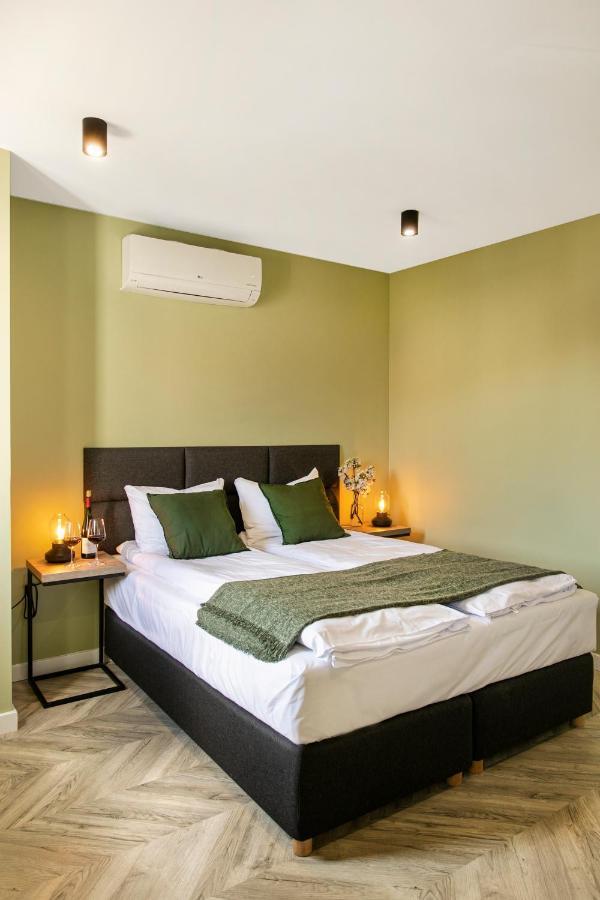 Aparthotel Kamienica Portowa à Mikołajki Extérieur photo